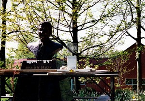 Image description is not available for 2000.130